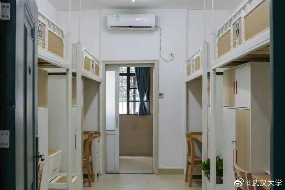 湖北“超美”大学：占地5195亩，宿舍6部电梯，坐拥26栋*物文**建筑和1000株樱花！