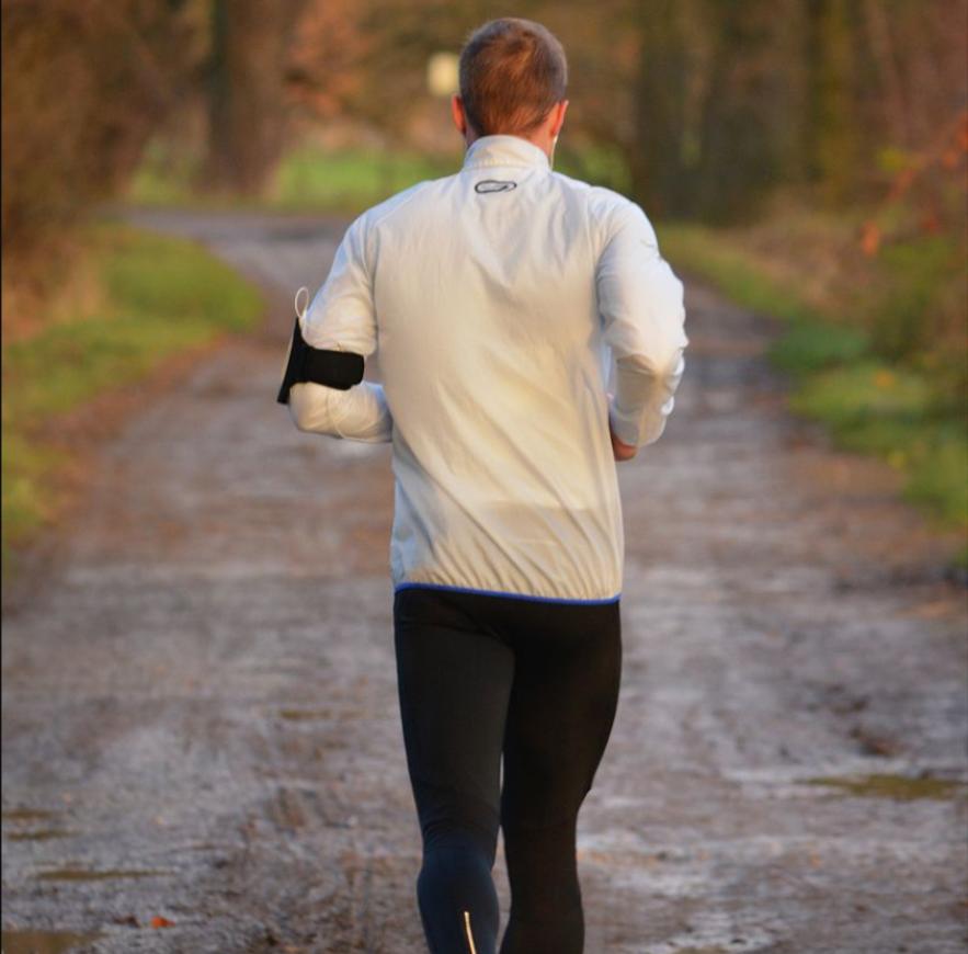 古猿进化成人类的标志,人类的屁股为什么那么大