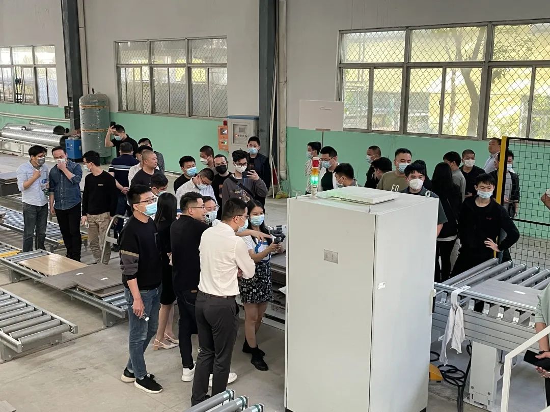 走进智能制造引领梦想起航,走进标杆工厂慕思