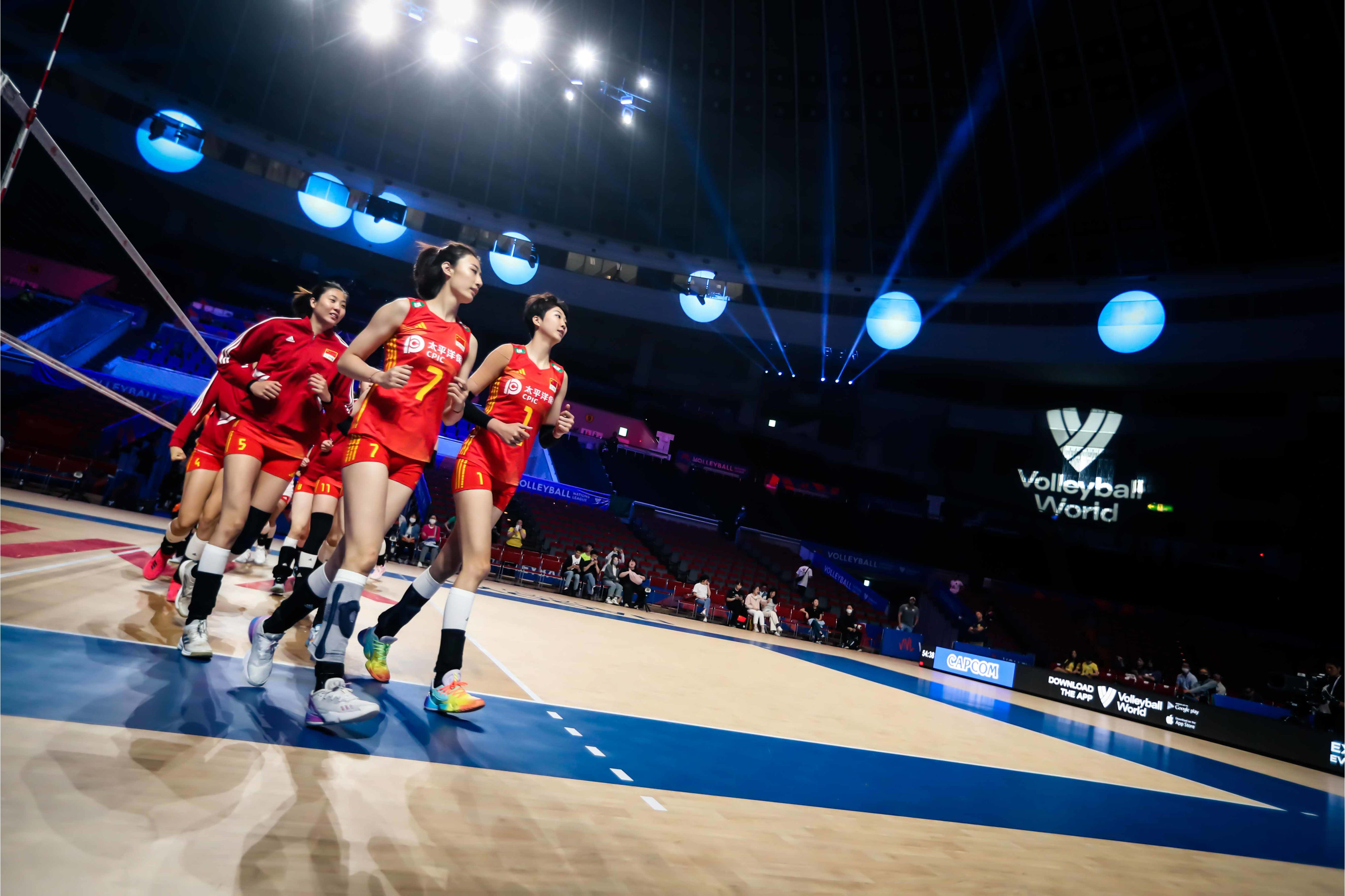 央视中国女排对荷兰,中国女排对波兰女排朱婷