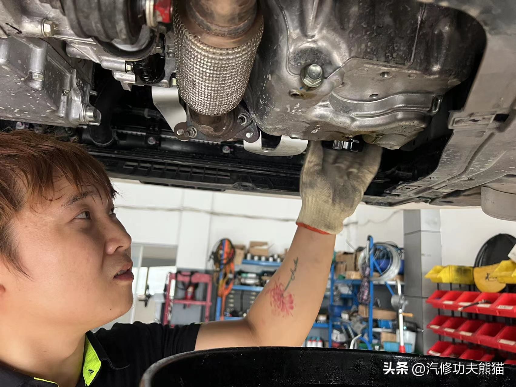 简单的给车做个保养,如何给车做保养视频