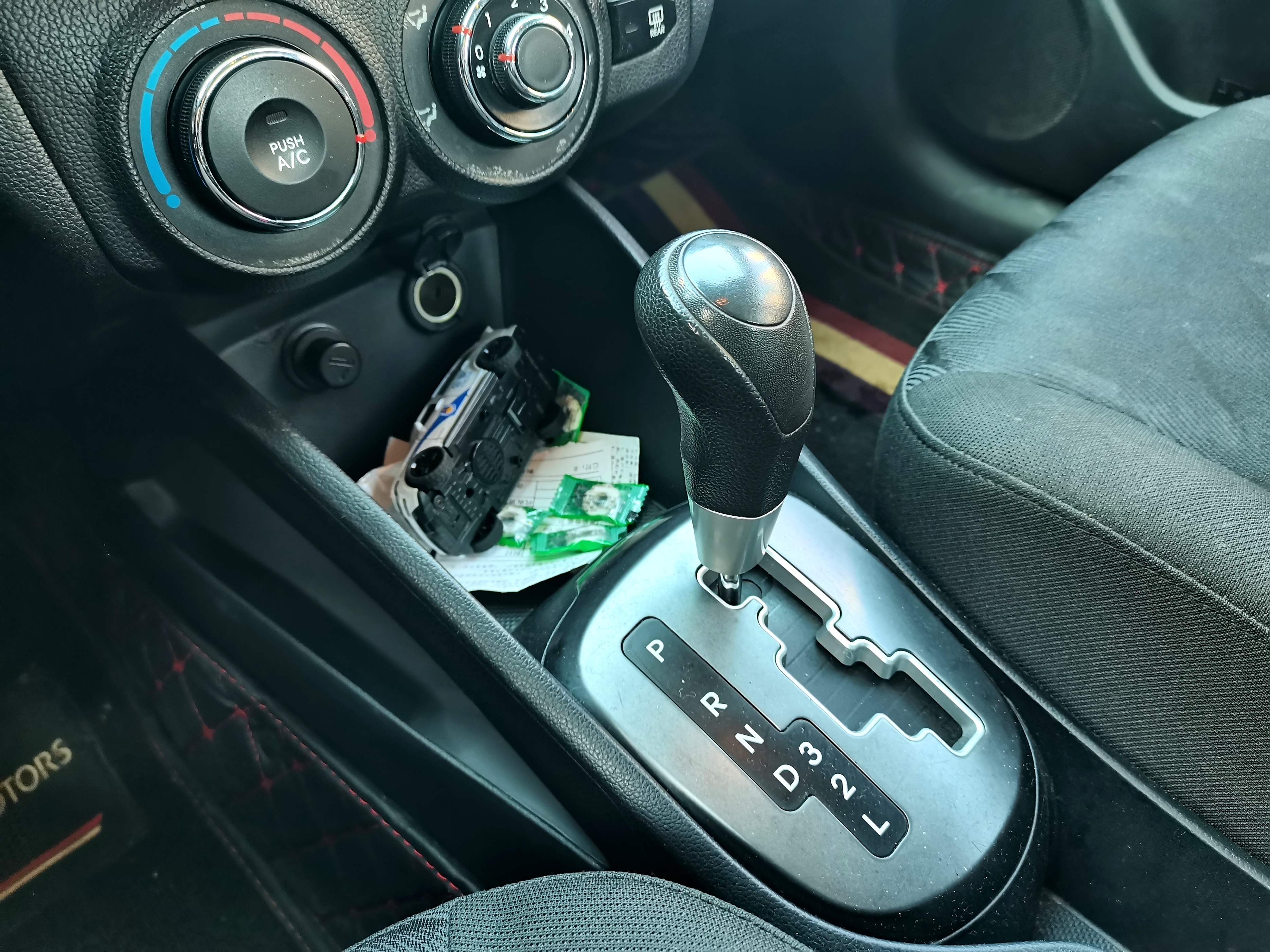 12年起亚k2二手值得购买吗,2013年起亚k2二手多少钱