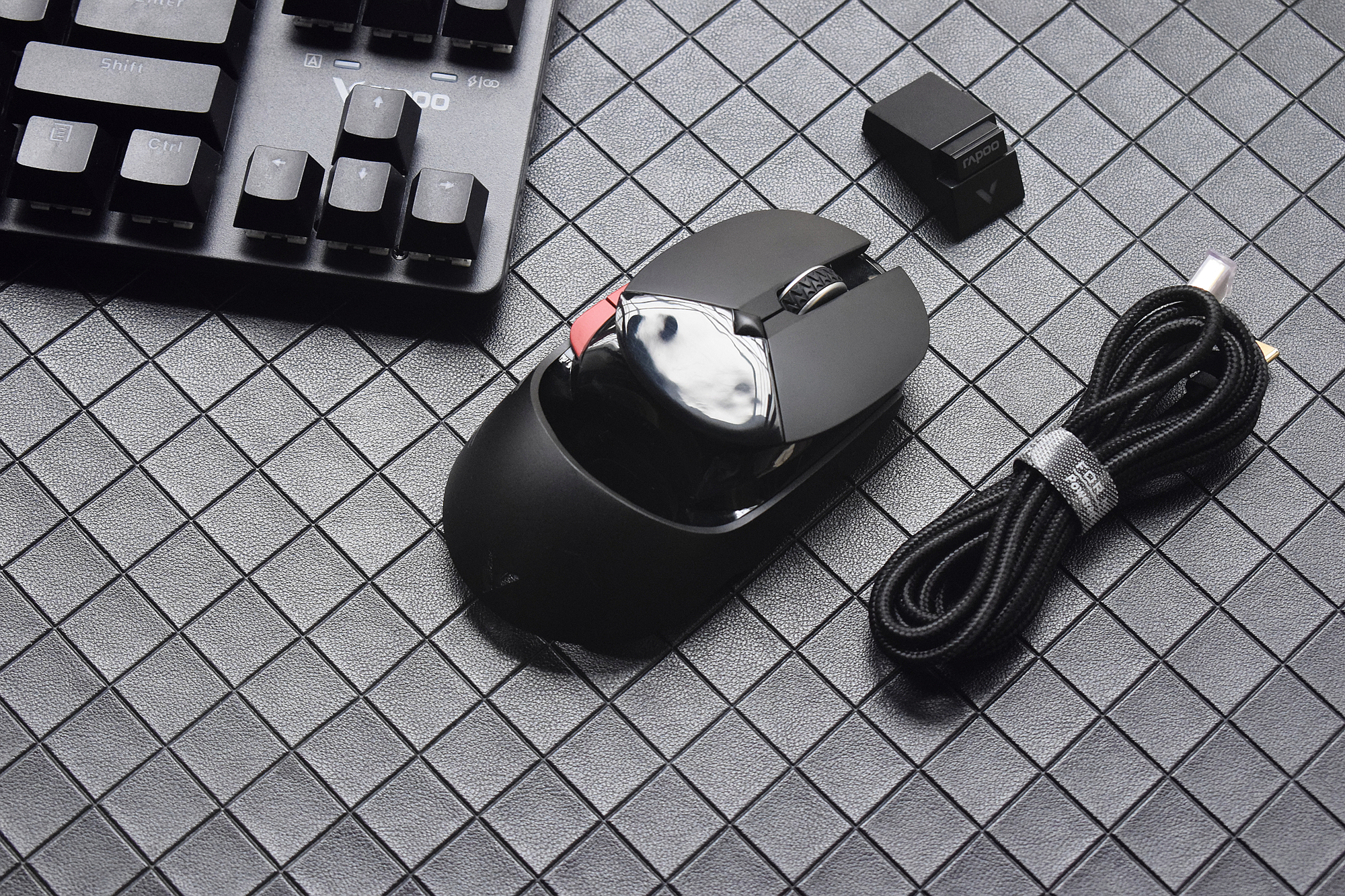 雷柏v500pro红轴键盘测评紫色,让游戏更自由雷柏v500pro多模键盘