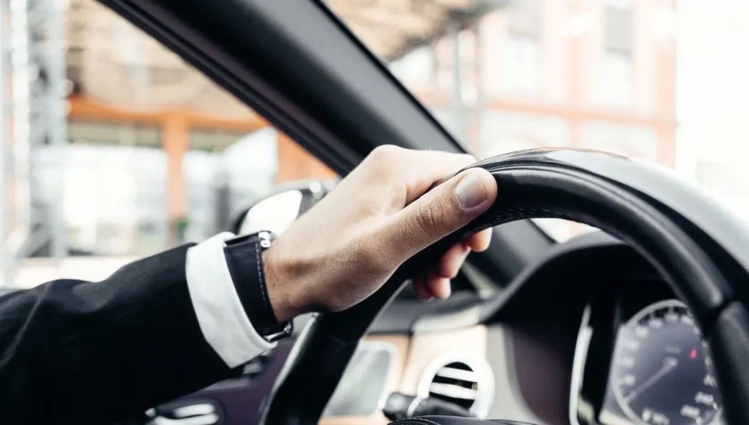 4s店倒闭了怎么拿回绿本,车厂4s店倒闭怎么维权