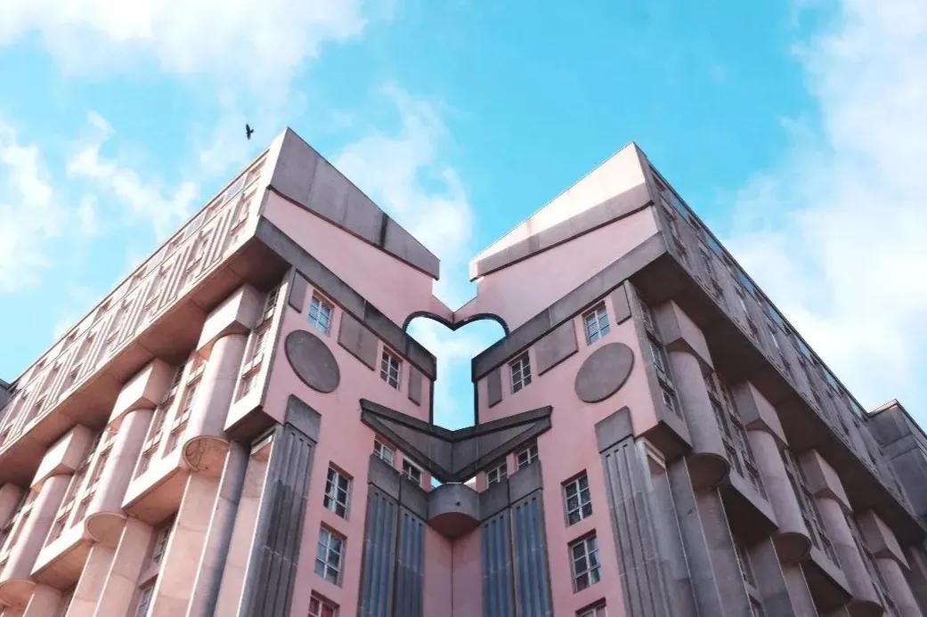 西班牙鬼才建筑师的梦幻世界,西班牙鬼才