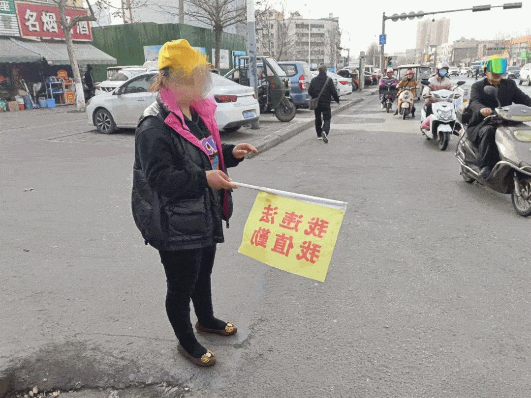 南阳电动车私加篷伞专项整治行动,南阳交警开展春雷行动