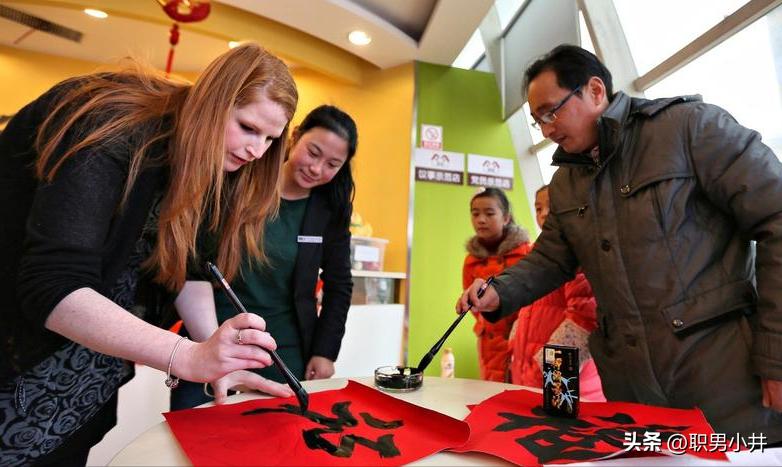 乌克兰女人大多从事什么工作,有多少乌克兰人在俄罗斯打工