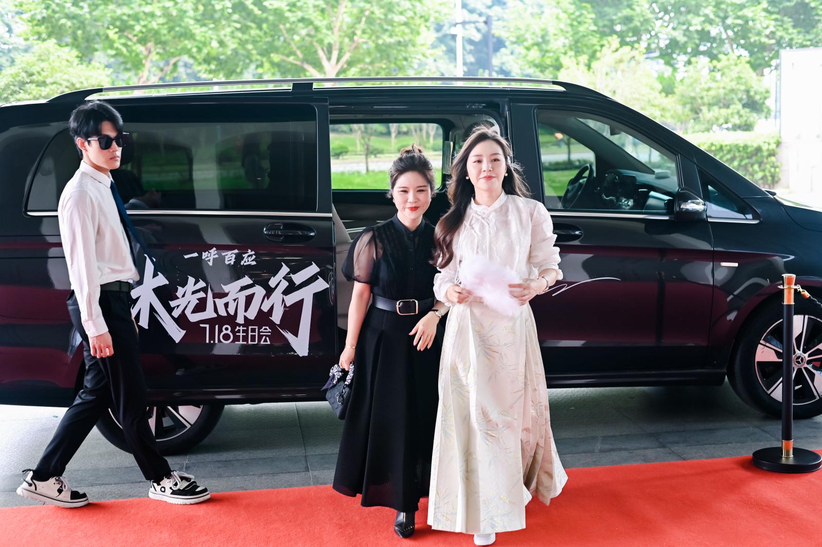 超500个品牌专柜女装,被天猫服饰一姐“呼呼”卖疯了