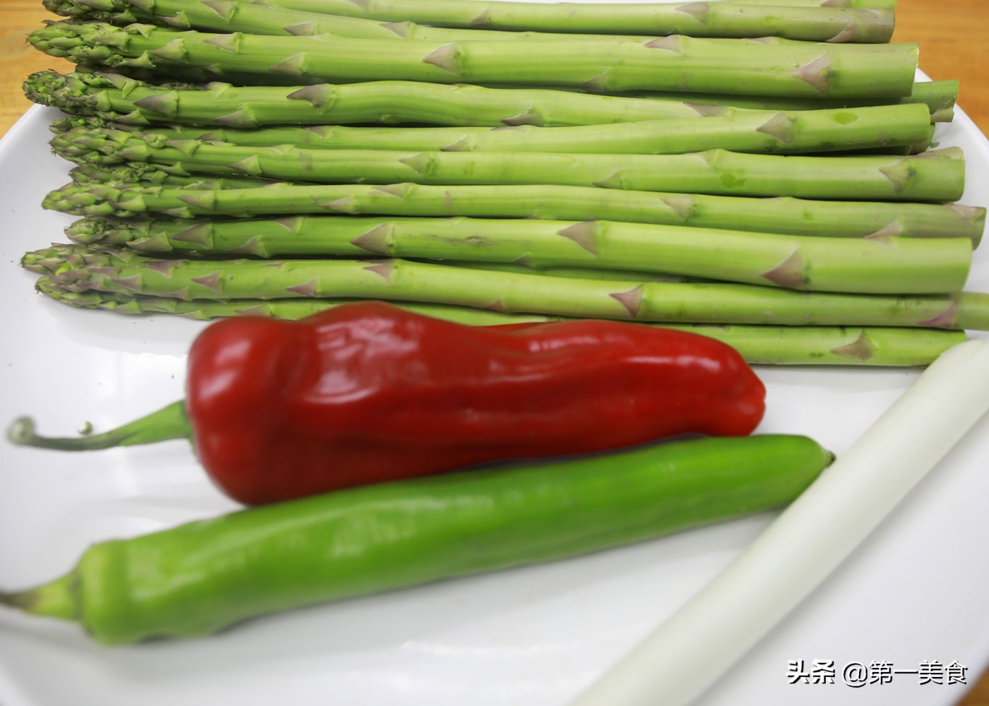 老年人别太节俭多补充这几种食物,中老年人注意这类食物要少吃