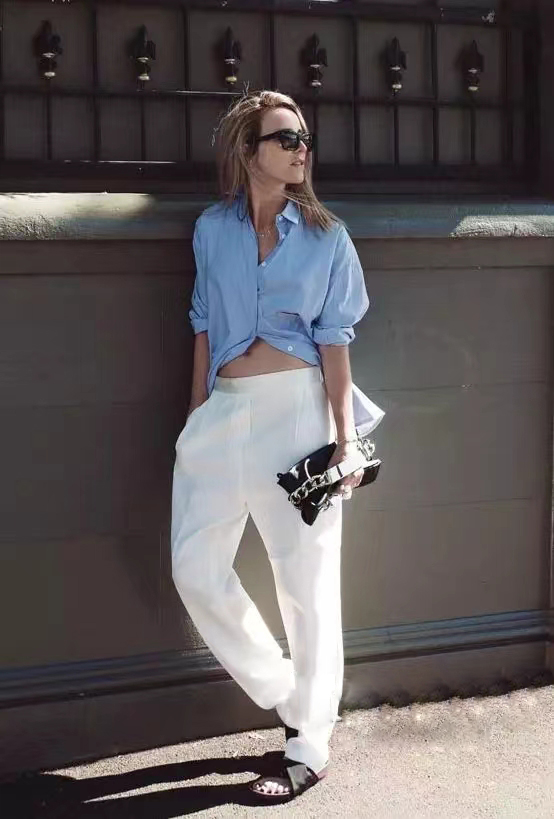 藏蓝色衬衫穿搭什么风格,蓝色衬衫怎样搭配出时尚的感觉