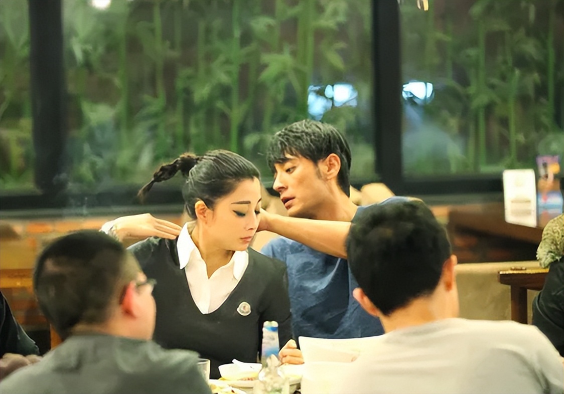 殷桃年轻时颜值巅峰,殷桃回眸一笑百媚生