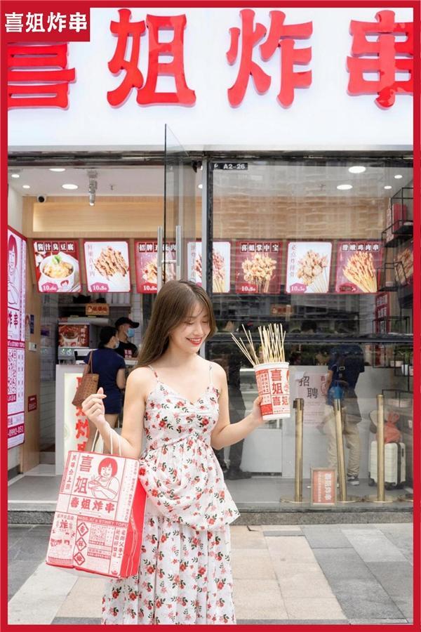 靠10平米店铺月赚8万,在小镇上开一家蜜雪冰城年利润