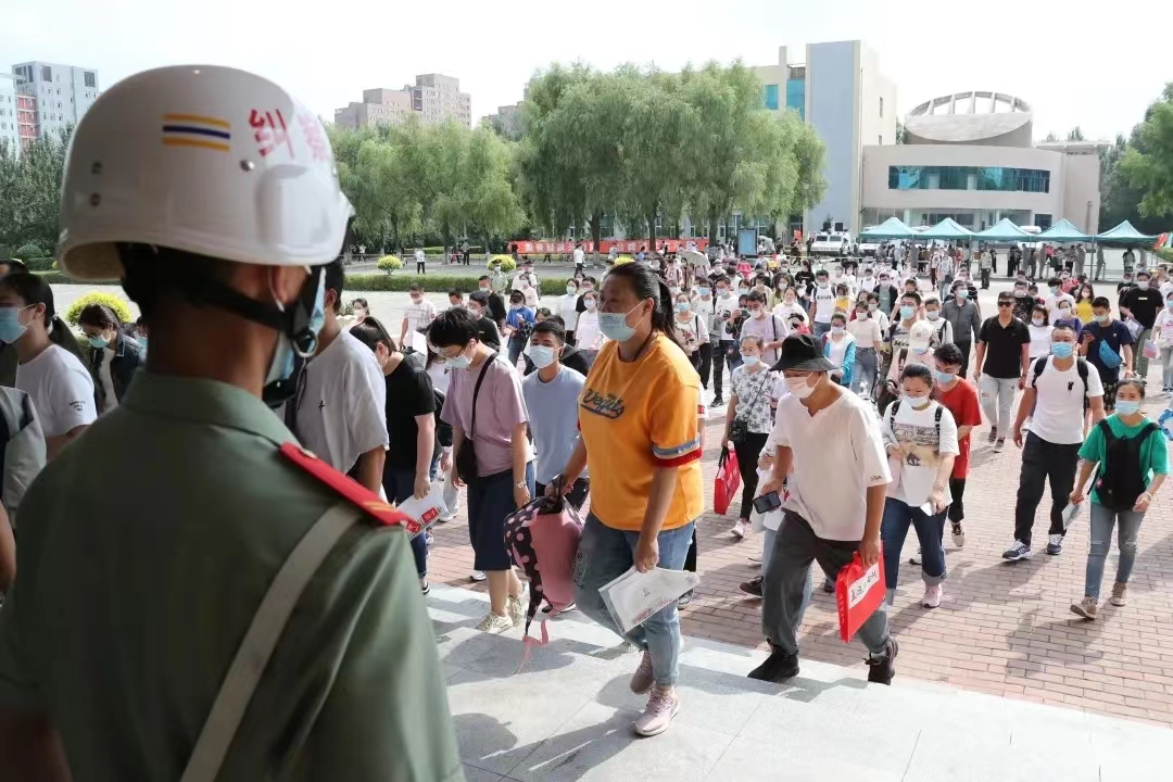 大专普通岗军队文职,军队文职专科刚上岸的薪资