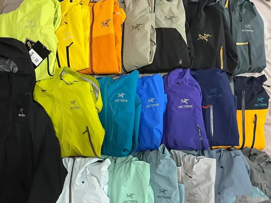 八千元的冲锋衣,冲锋衣八千