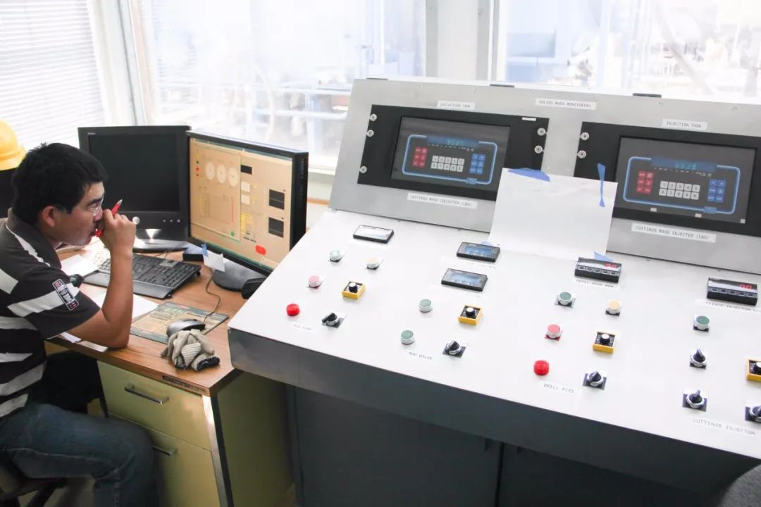 出国留学的穷学生励志,穷小子出国留学变成亿万富翁