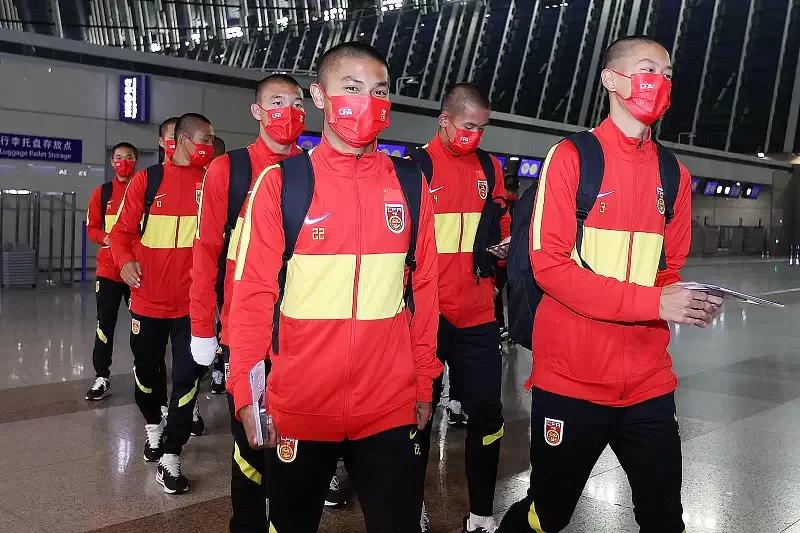 宁缺毋滥，足球报提了八个刻不容缓。不同论调，咱有补充