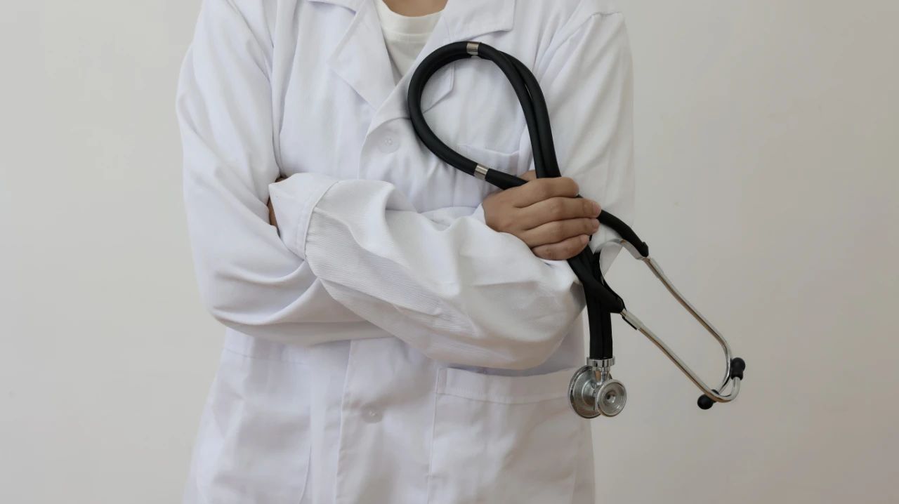 过敏性鼻炎用什么能治好,过敏性鼻炎这样治疗可以吗