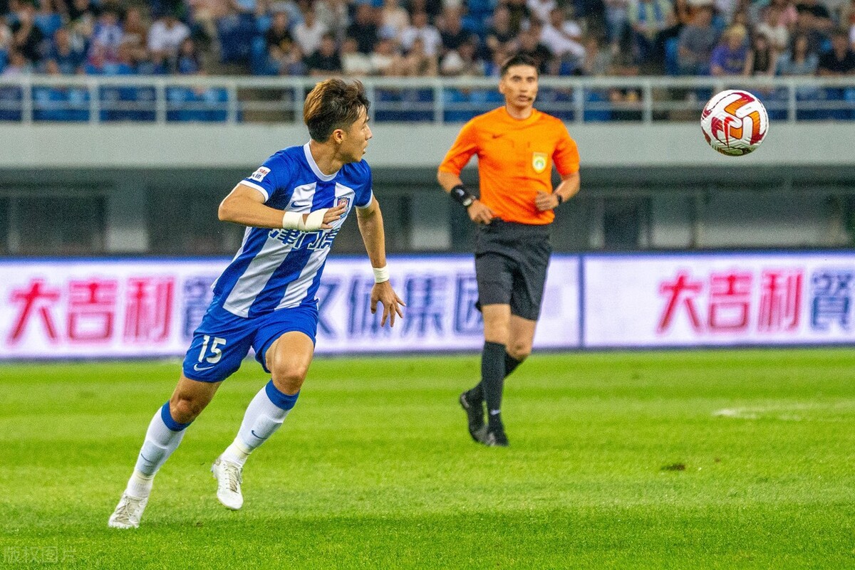 于根伟津门球衣,于根伟最喜欢的球鞋