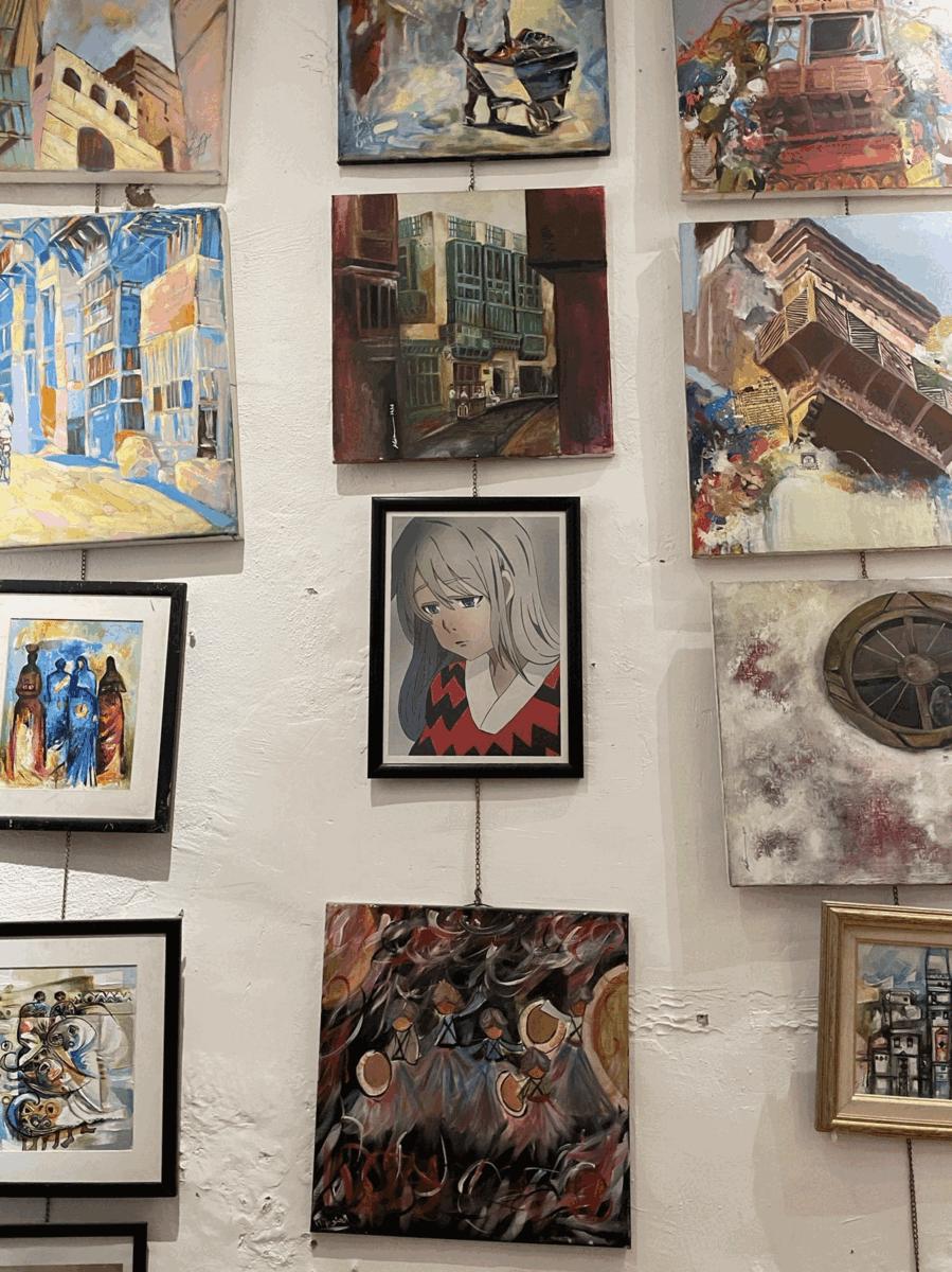 无需精细标记,单击物体实现物体移除、内容填补、场景替换