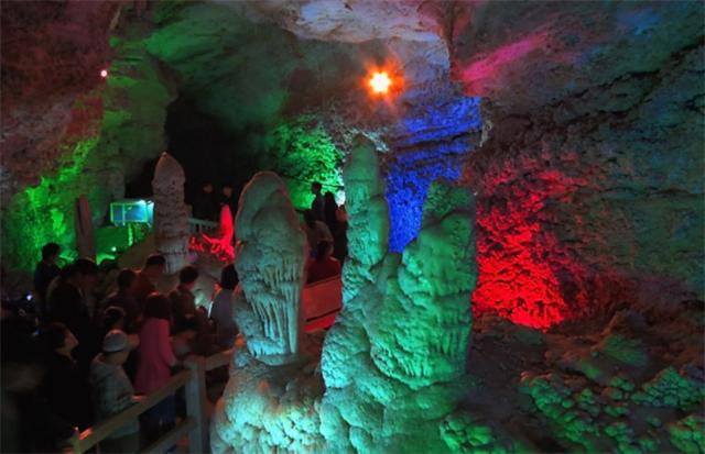 1964年，河南农民发现自家有一个“雪花洞”