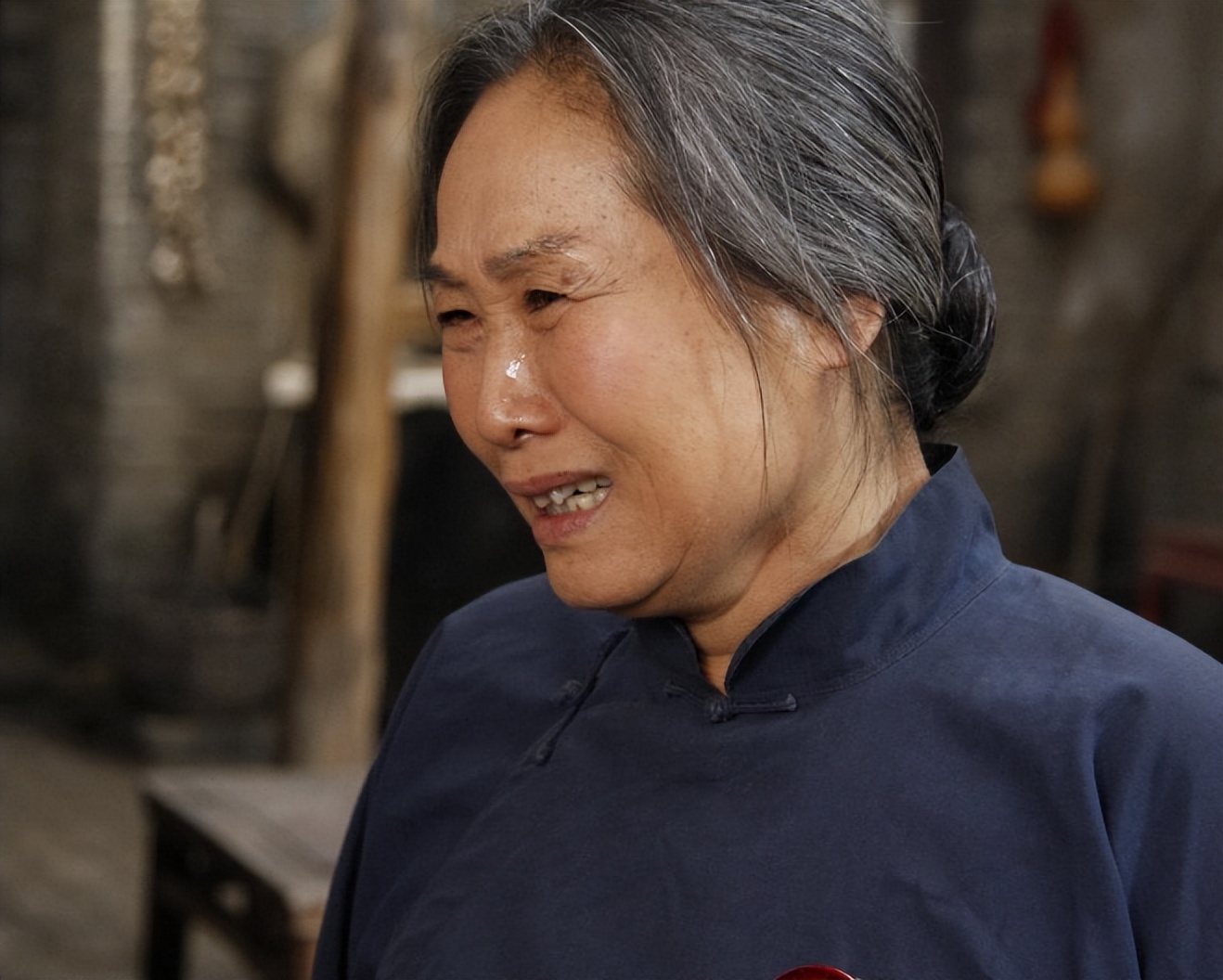 苇青演疯老太太,老太太演员苇青