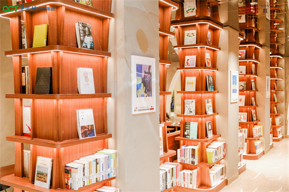 沉浸于华侨城红坊领略希尔的视听盛宴希尔剧场刘玥版画作品展纪实