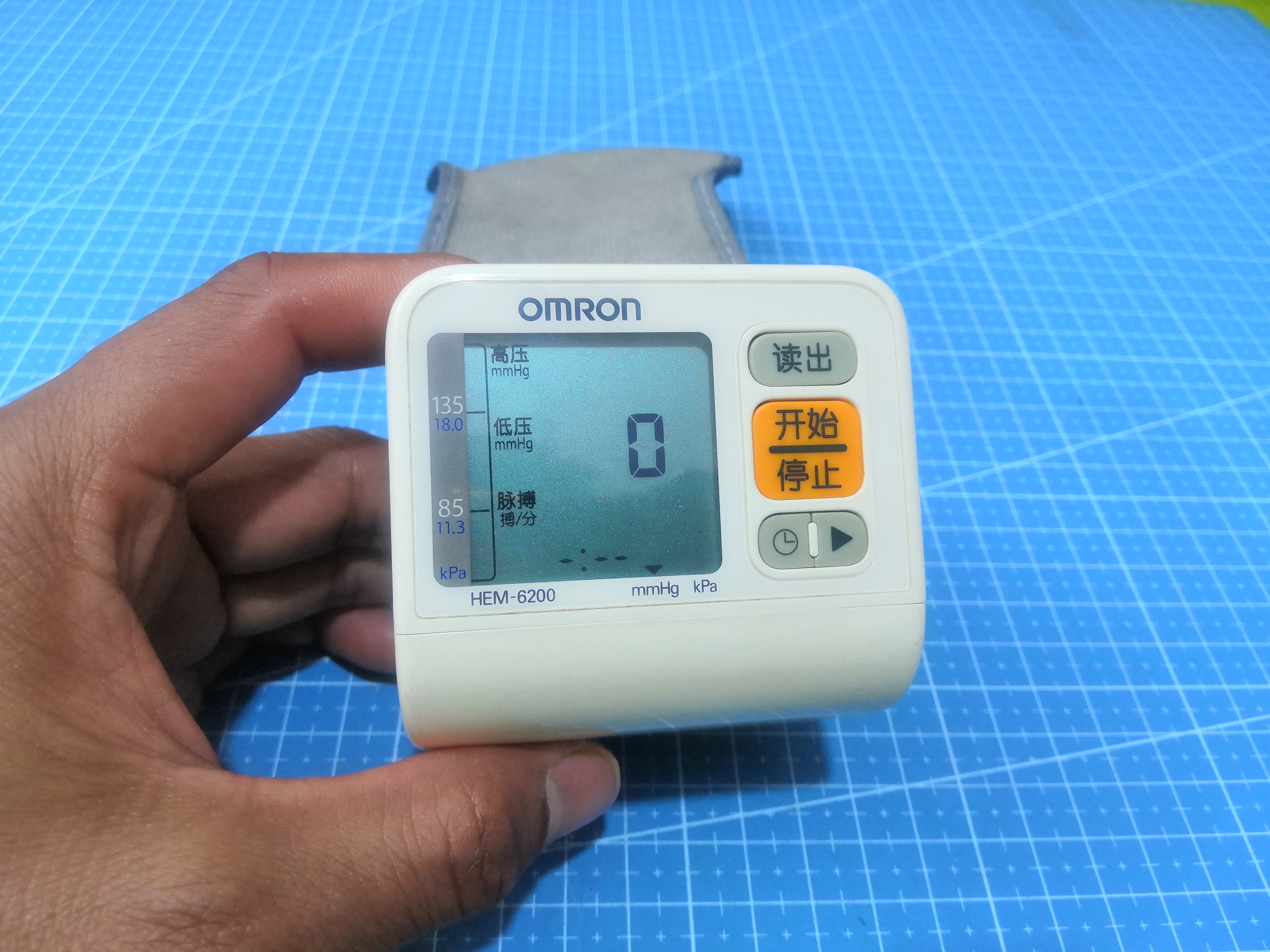 欧姆龙血压计hem-6200价格,omronhem8102a电子血压计调节方法