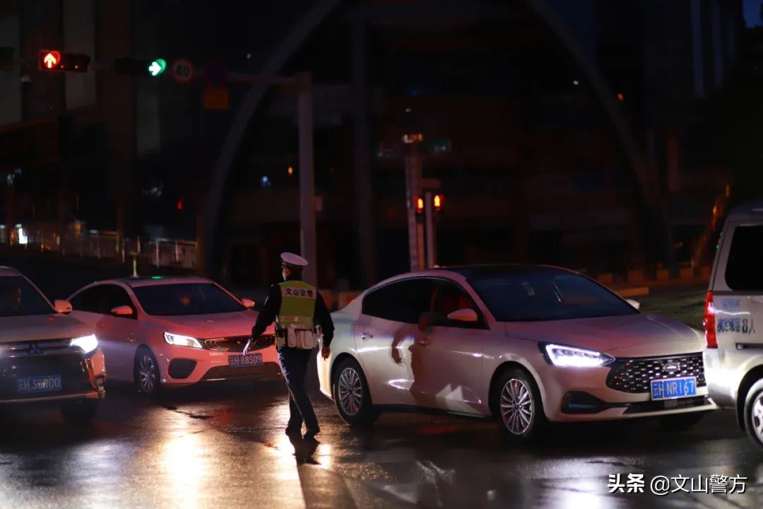 五一平安不打烊节日我在岗,五一在岗用我们的青春守护平安