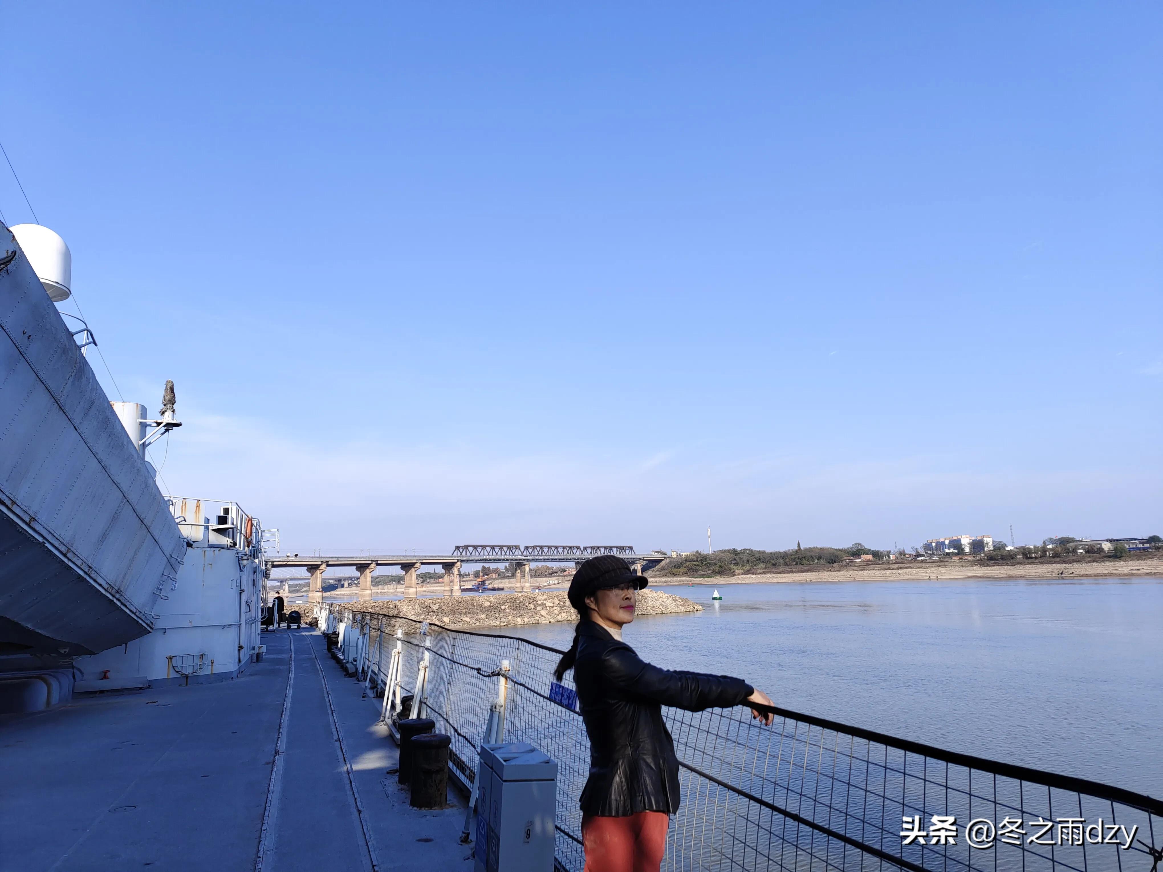 南昌舰主题园凤凰洲湿地公园,凤凰洲建军广场