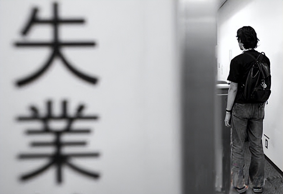 做废品回收小贩怎么才能生意火爆,收废品和摆地摊哪个赚钱