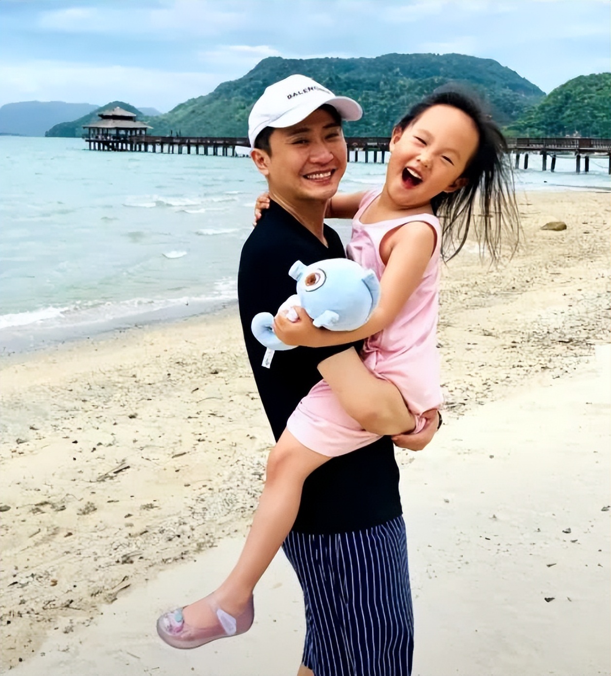 杨帆和妻子李枫哪年结的婚,杨帆妻子李枫简介