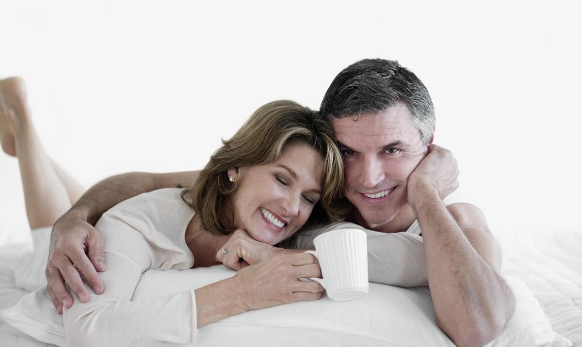 40岁老婆婚内出轨8年可以原谅吗,四十岁了老婆出轨该离婚吗