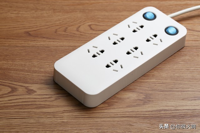 电脑机壳带电怎么回事,电脑机箱带电是怎么回事