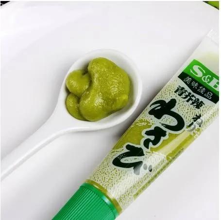 芥末山葵辣根同时放到嘴里,芥末辣根山葵