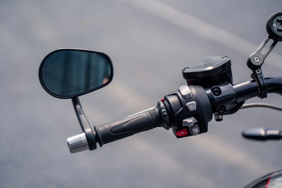 凯旋火箭3优缺点,火箭凯旋3新款试驾