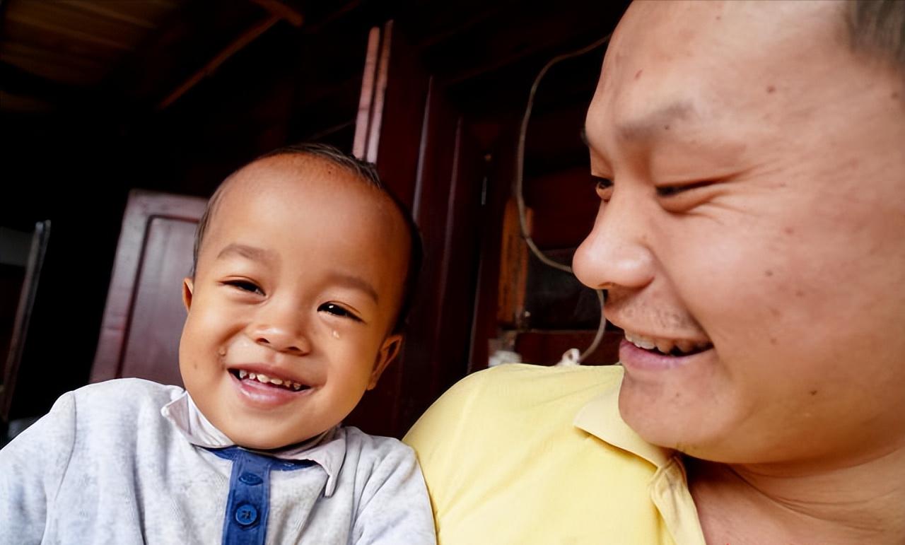 6年前，湖南农村小伙娶非洲美女，定居非洲月入10万，现状如何？