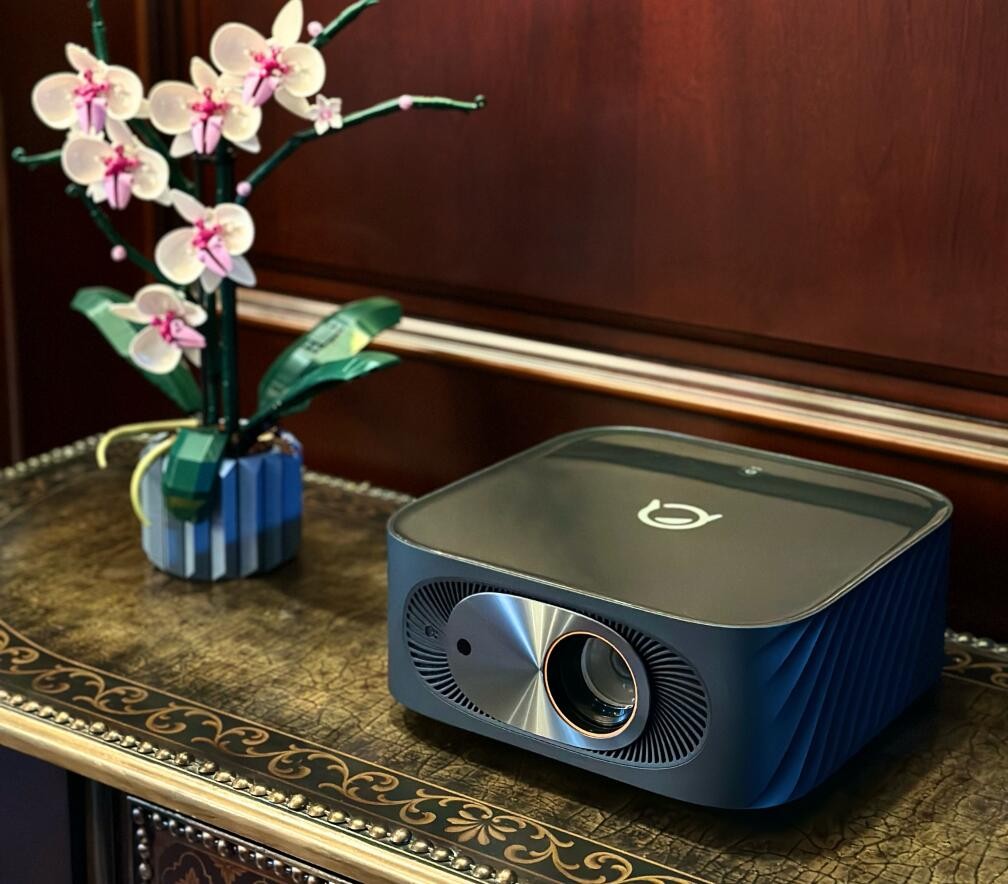 联想小新爆款轻薄本5499元,联想小新2019款金色