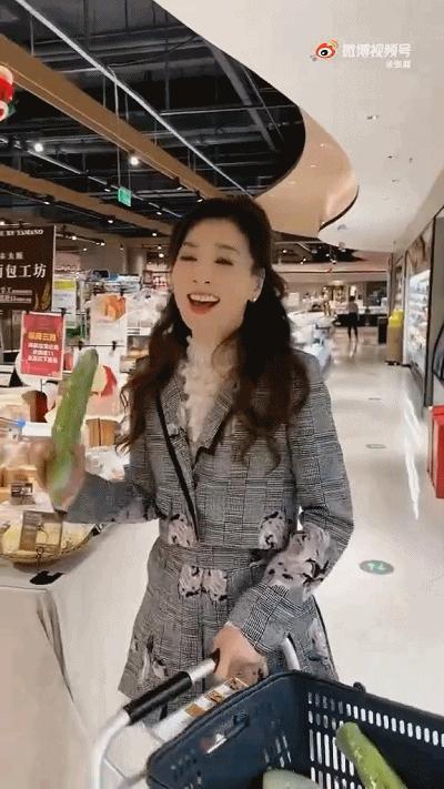 一夜躺赚26万,张庭百亿商业帝国