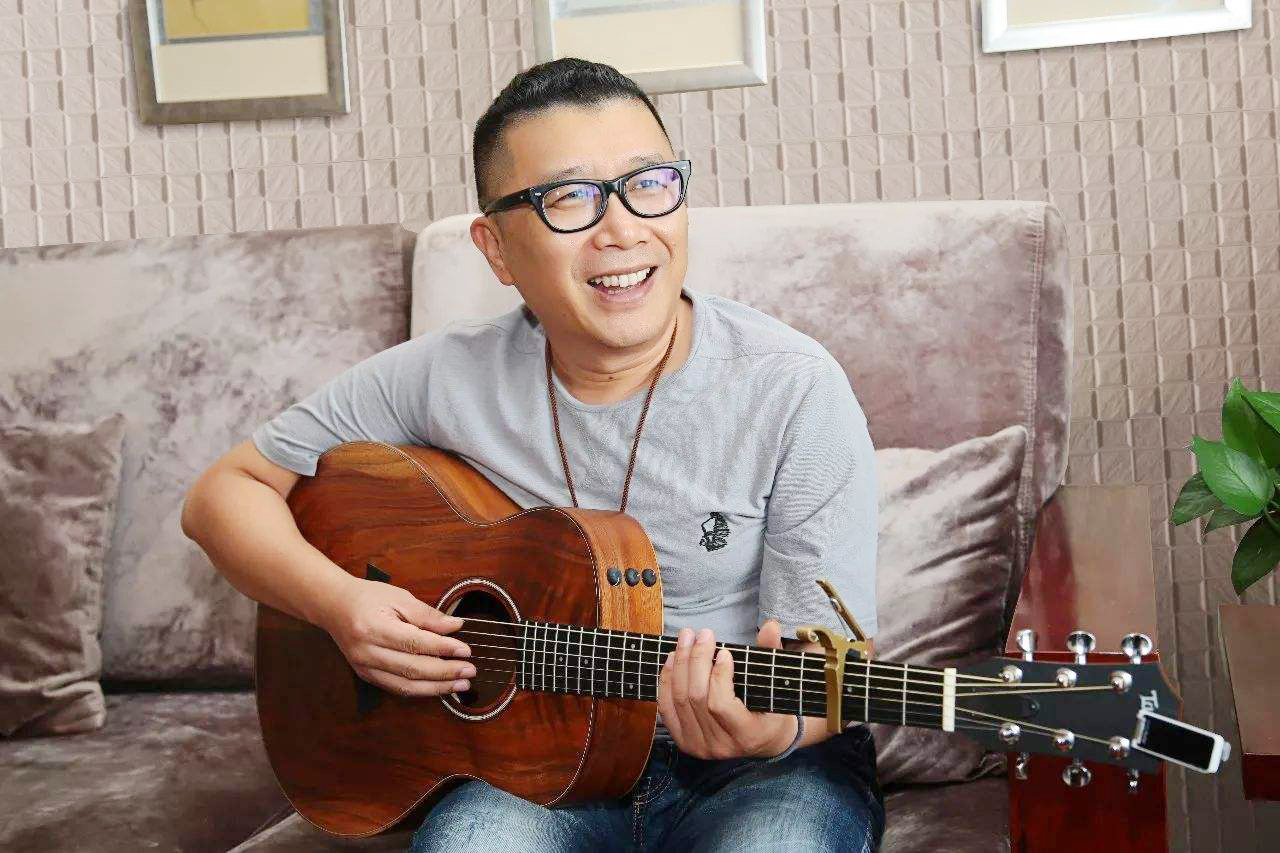 庞龙是怎么火起来的,靠一首歌赚三亿