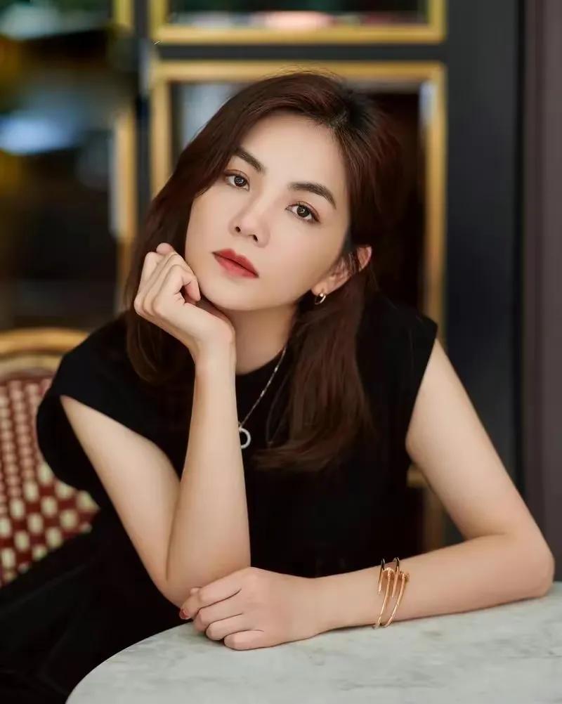 ella陈嘉桦恋人未满初舞台完整版,陈嘉桦浪姐4首秀舞台