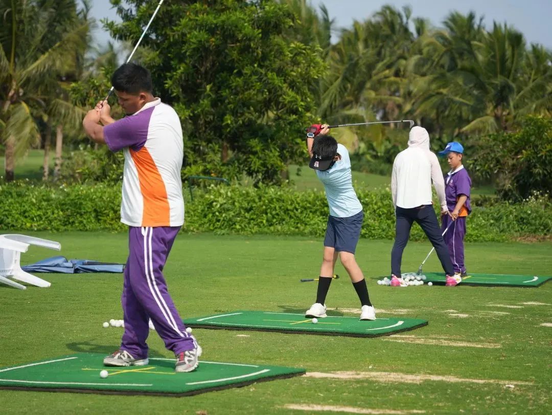 成都高尔夫夏令营,高尔夫夏令营适合儿童吗