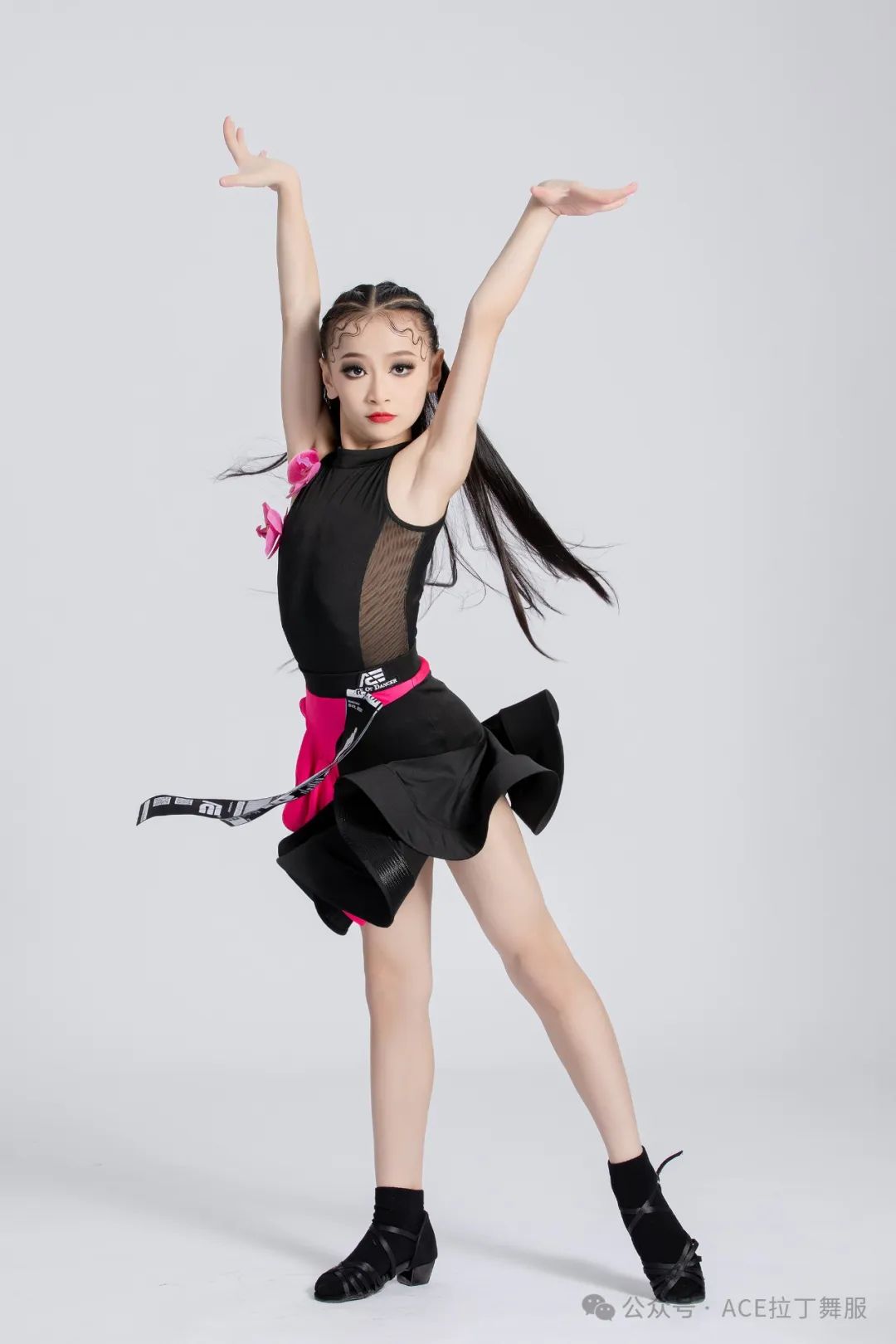 为什么一定要穿紧身舞蹈服,跳舞为什么要穿舞蹈鞋