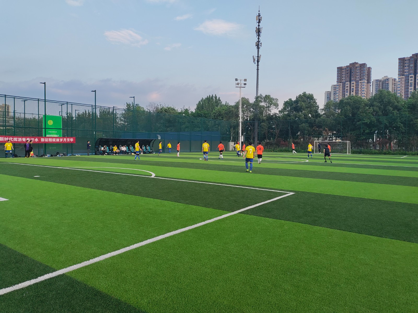 足球邀请赛激情开赛,激情开赛