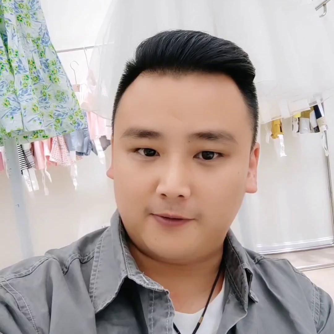 开品牌童装店跟杂牌童装店的区别,开童装店需要进些什么童装