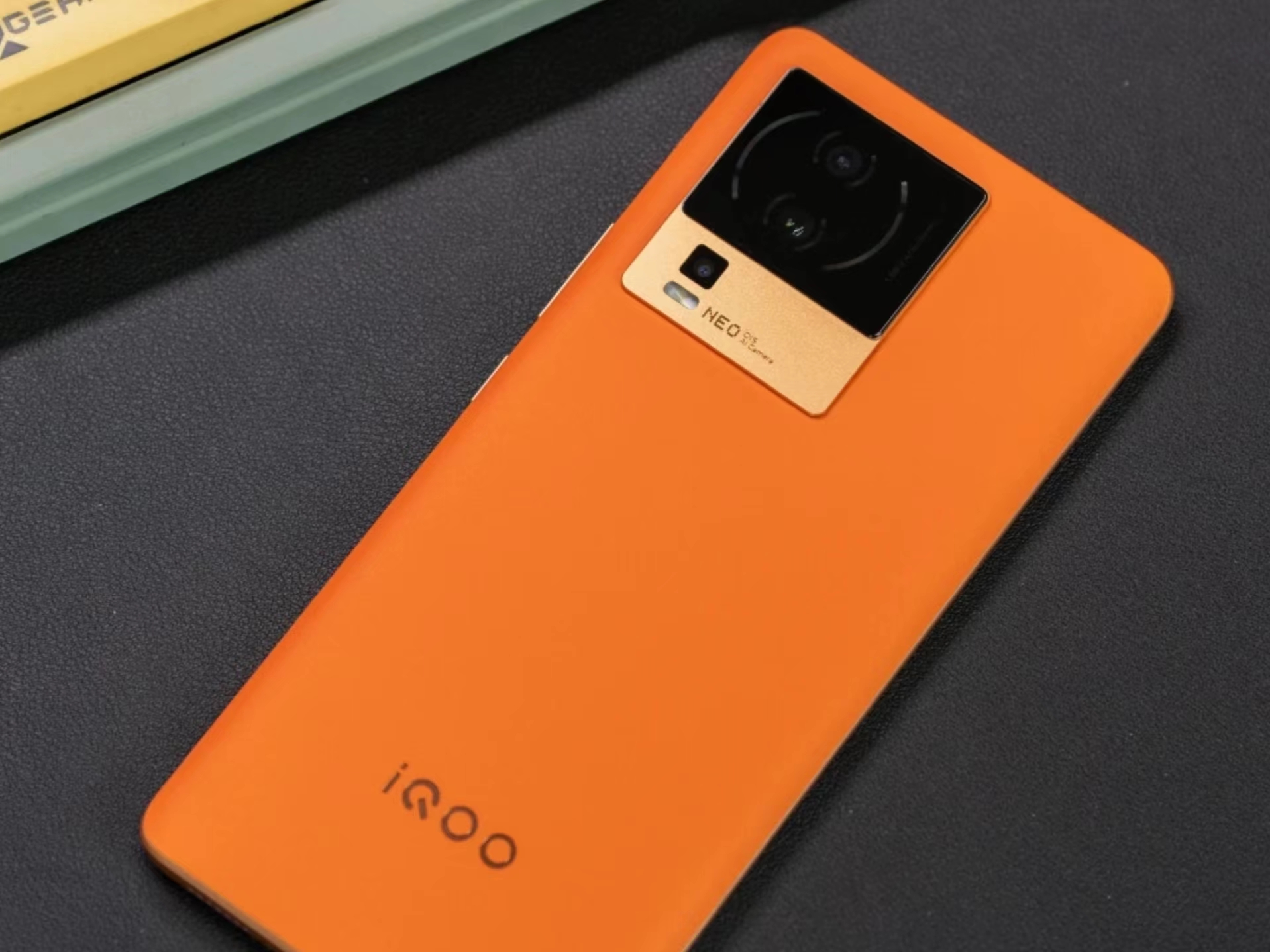 选手机要把钱花在刀刃上，2023最适合买的3款3000元档的手机