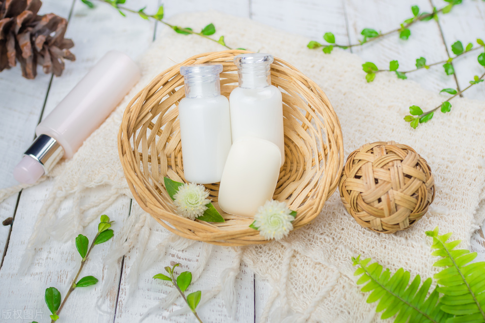 阿迪达斯舒肤佳清扬沐浴露怎么样 (阿迪达斯女士沐浴露是真的吗)