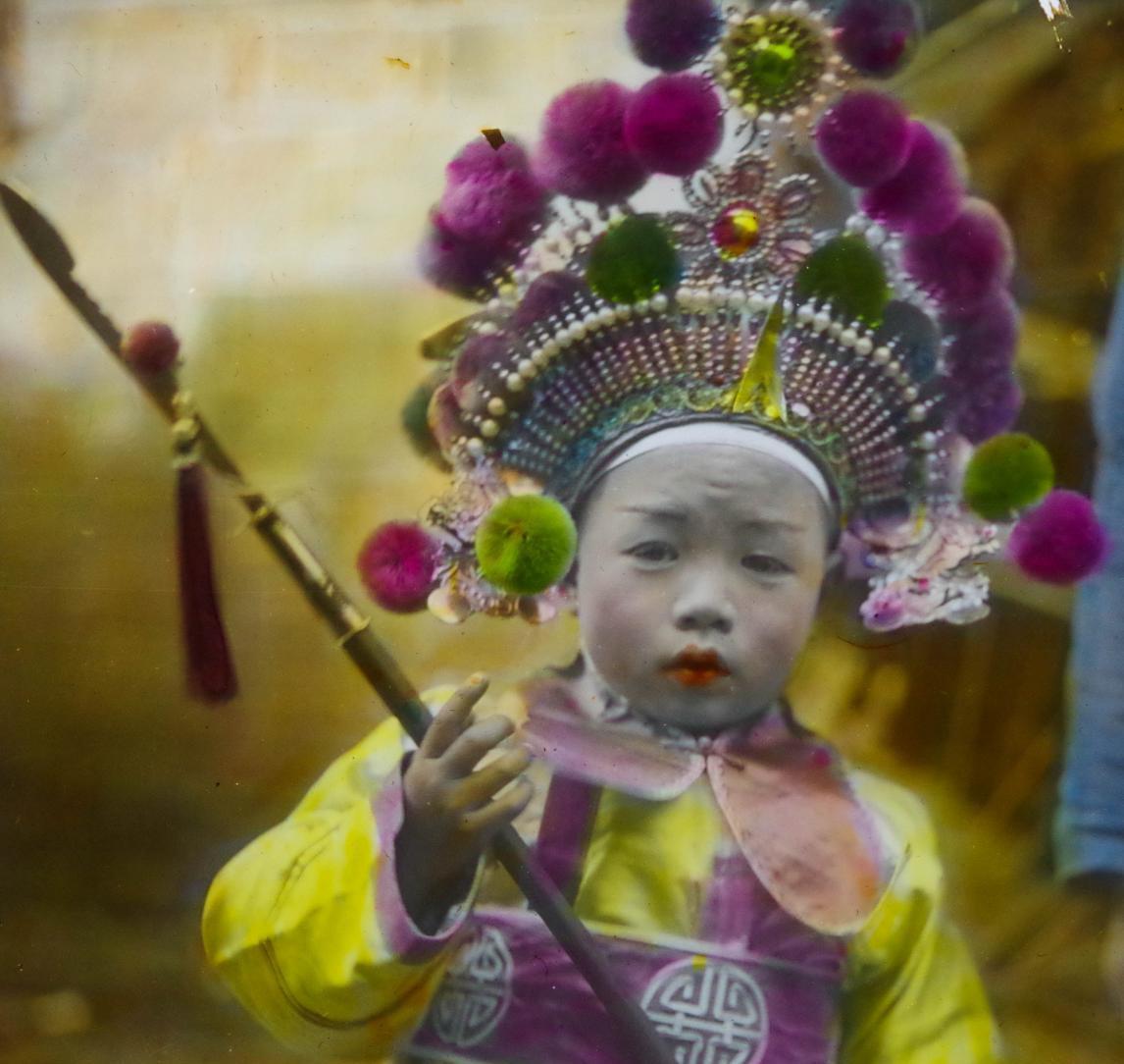 *光脱**犹太人女人衣服，集体*杀屠**，老照片再现变态的纳粹德国！