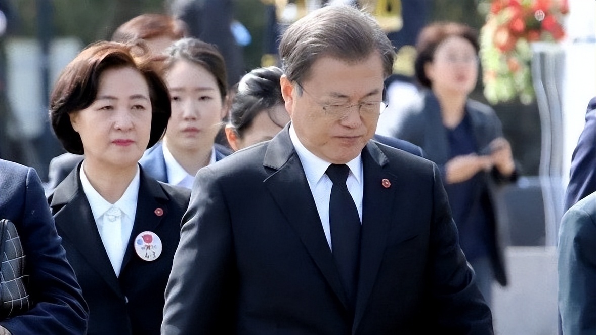 文在寅夫人：看似最接地气的第一夫人，却被曝花10亿公款买衣服