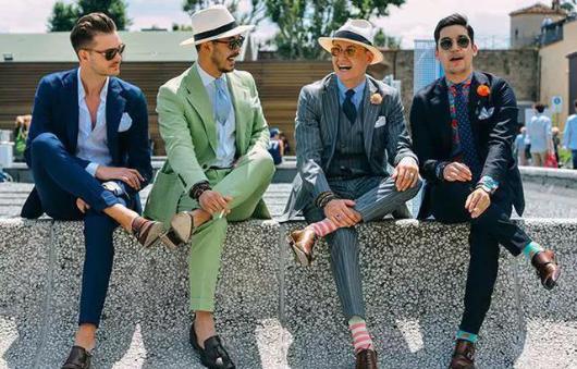 男士白衬衫休闲西装牛仔裤搭配,休闲西装男士穿搭技巧