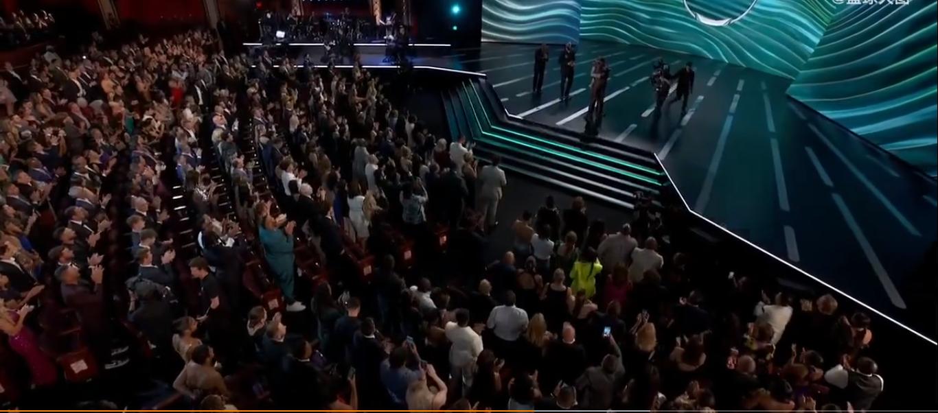 大佬!香蕉船兄弟ESPY颁奖重聚,安东尼致辞詹皇韦德保罗站着如喽啰